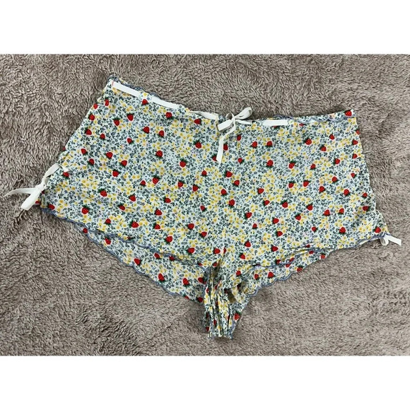 For love & lemons Women’s strawberry kiss shorts Size L - Picture 4 of 16